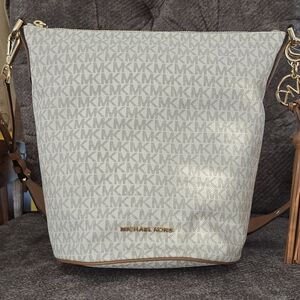 Michael Kors Cream Shoulder Bag